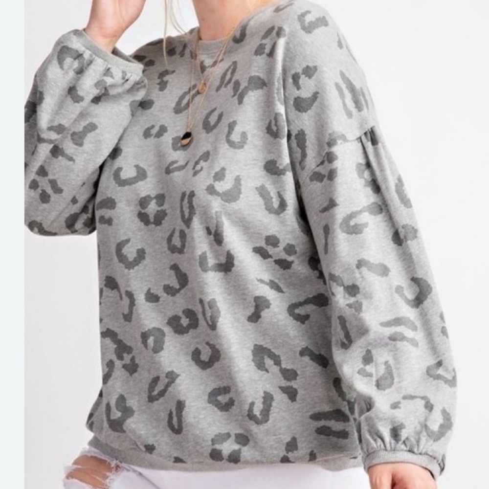 Grey leopard Pullover